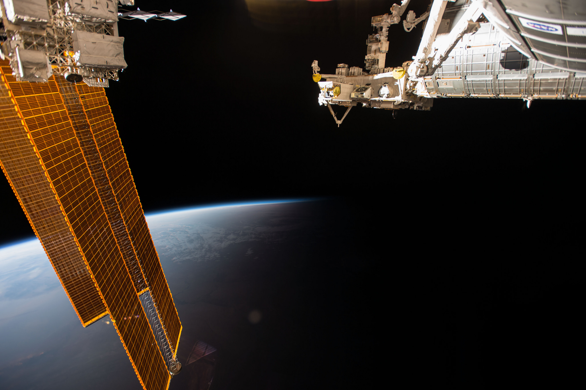 Bright spots on the moon may be frozen water