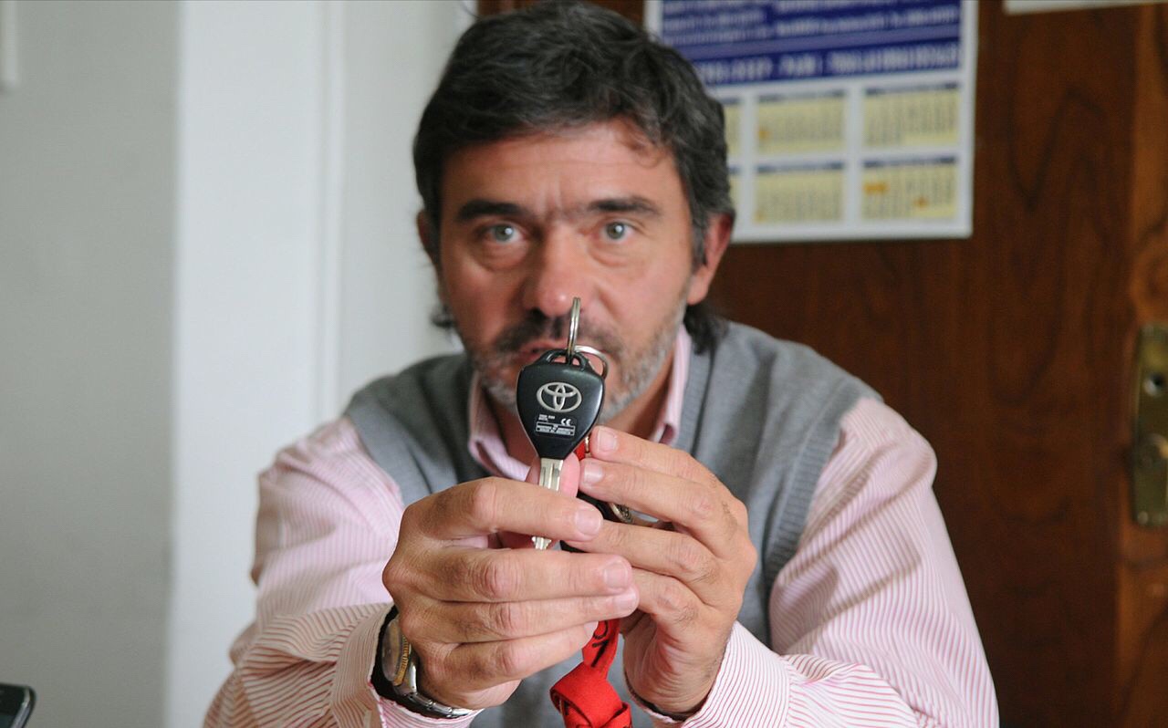 Why you need to touch your keys to believe they’re in your bag