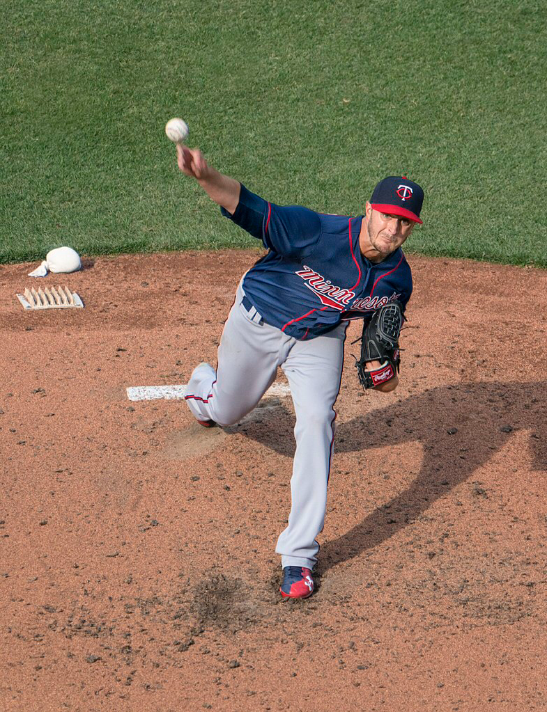 Home and Away: Predicting Yankees-Twins Game 3