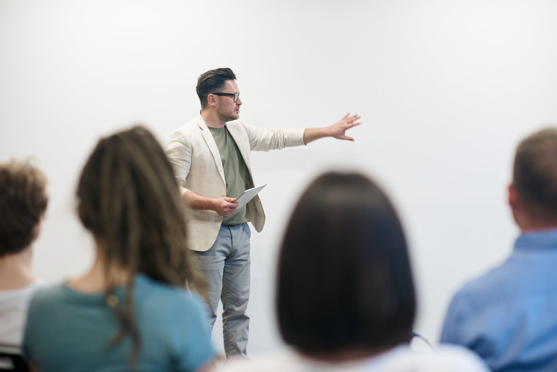 Authoritative voices trusted more during cancer outreach