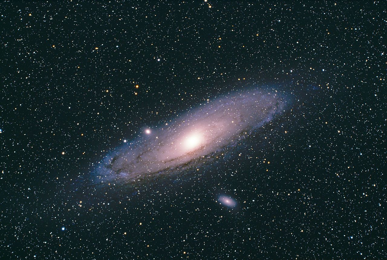 Space telescope shows massive gas halo around nearby galaxy