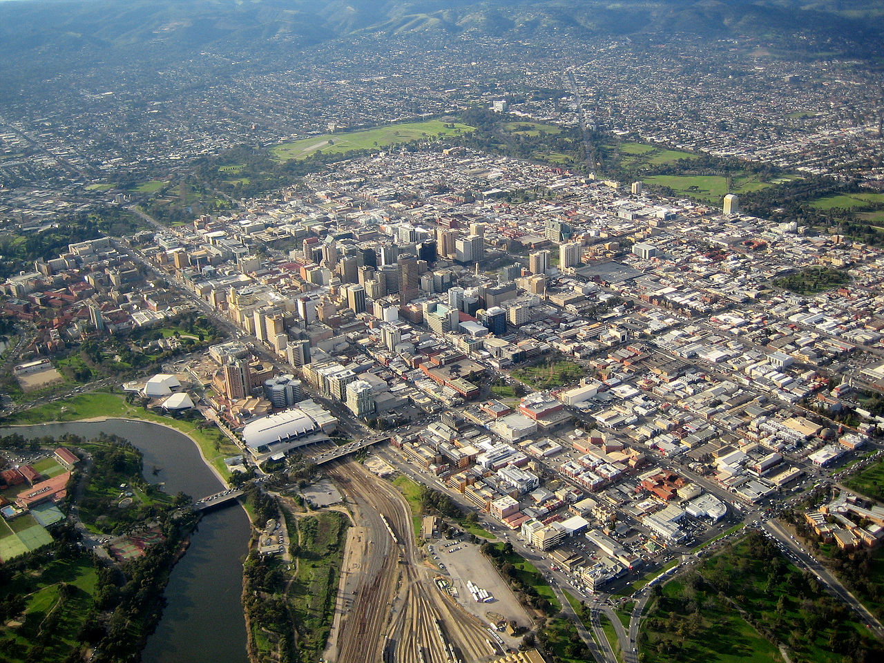 Is urban soil fertile enough to support agriculture?