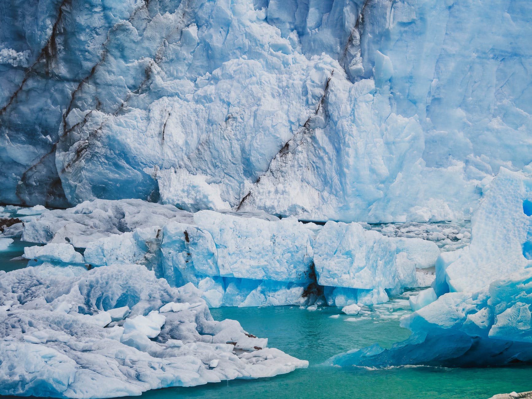 Ancient lake bed discovered under Greenland ice.