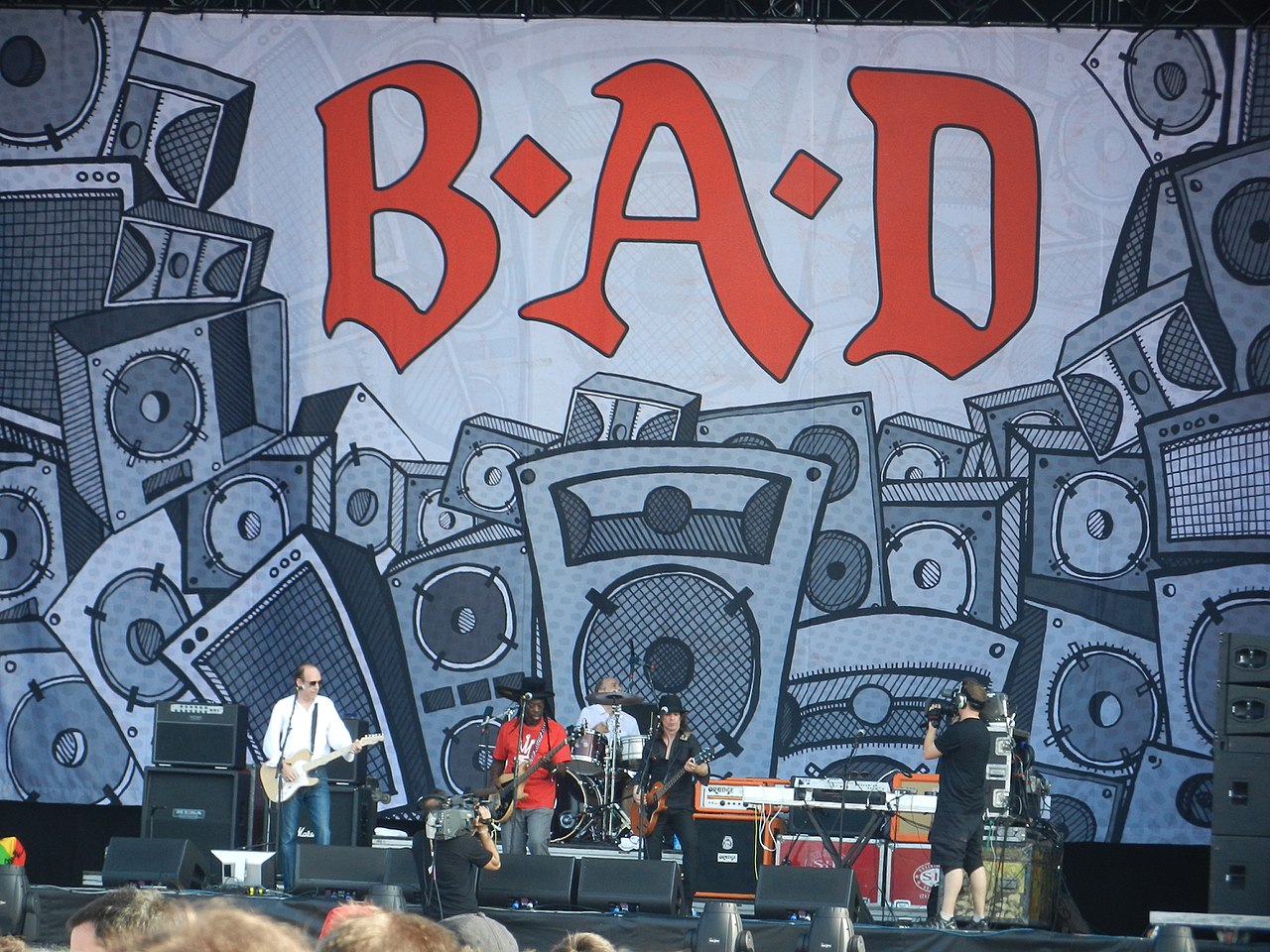 MONO: Big Audio Dynamite’s “Bottom line”