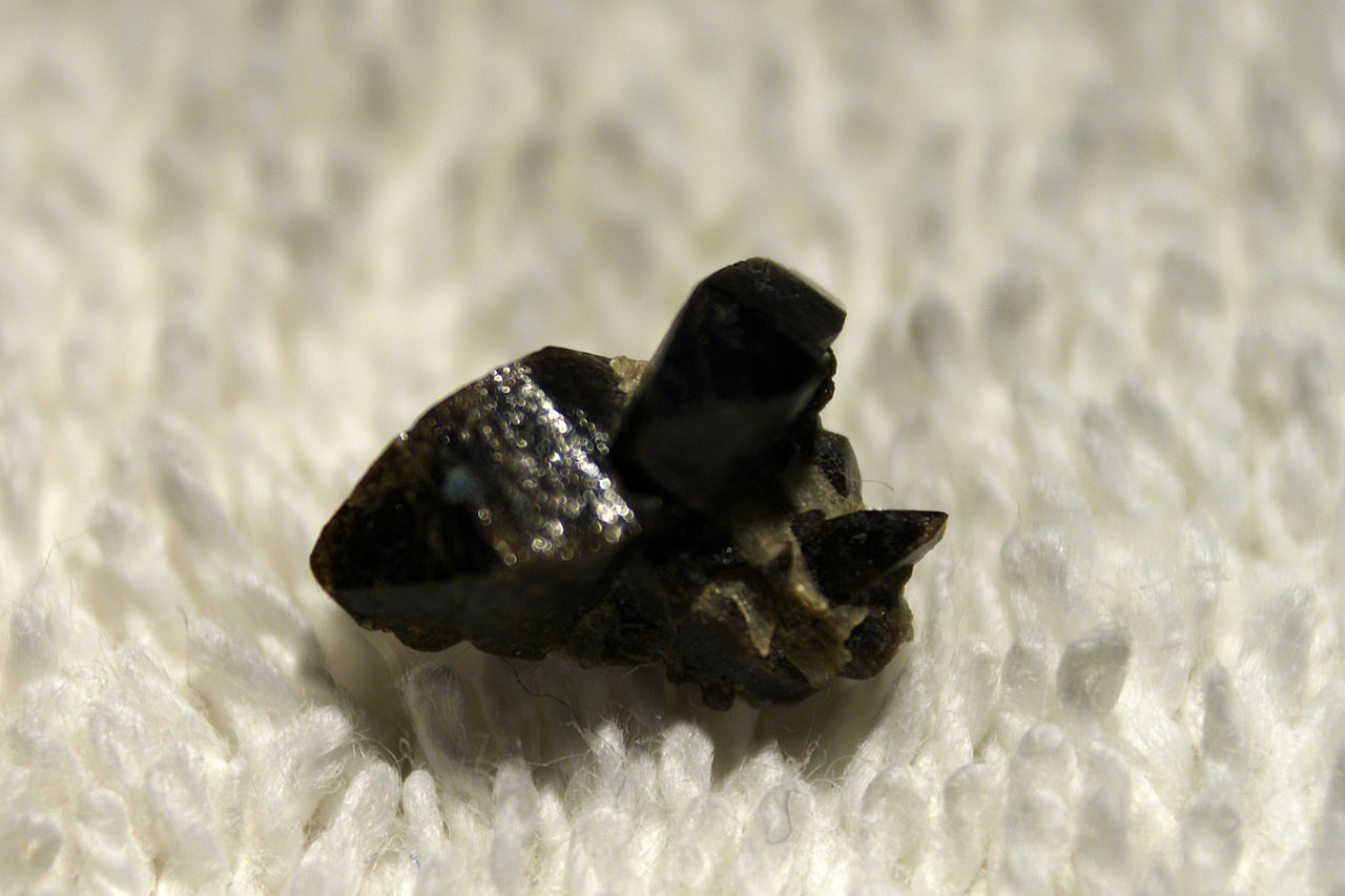 Researchers use zircon to date first emergence of continents.
