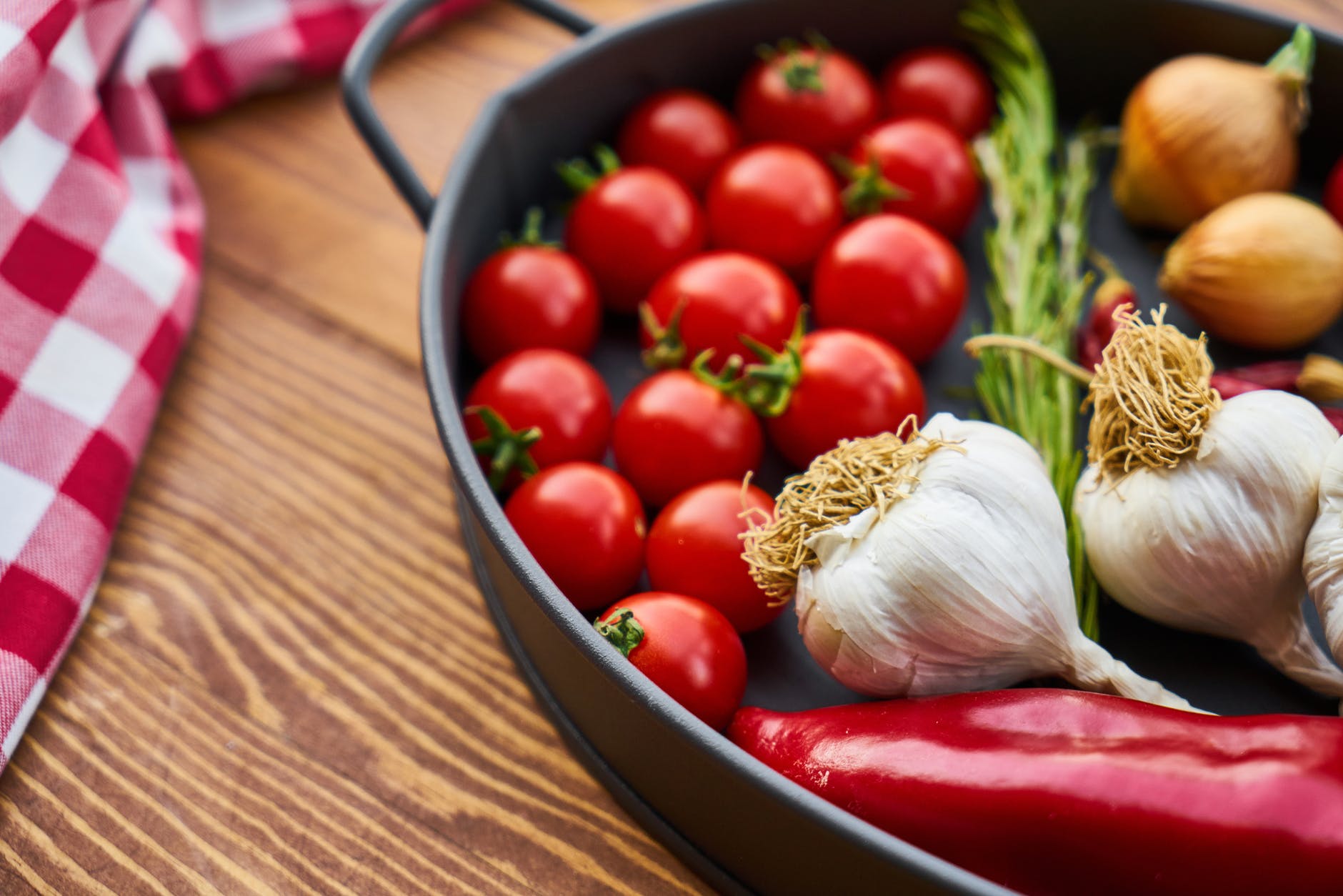 Mediterranean-style diets beneficial for prostate cancer patients, study.