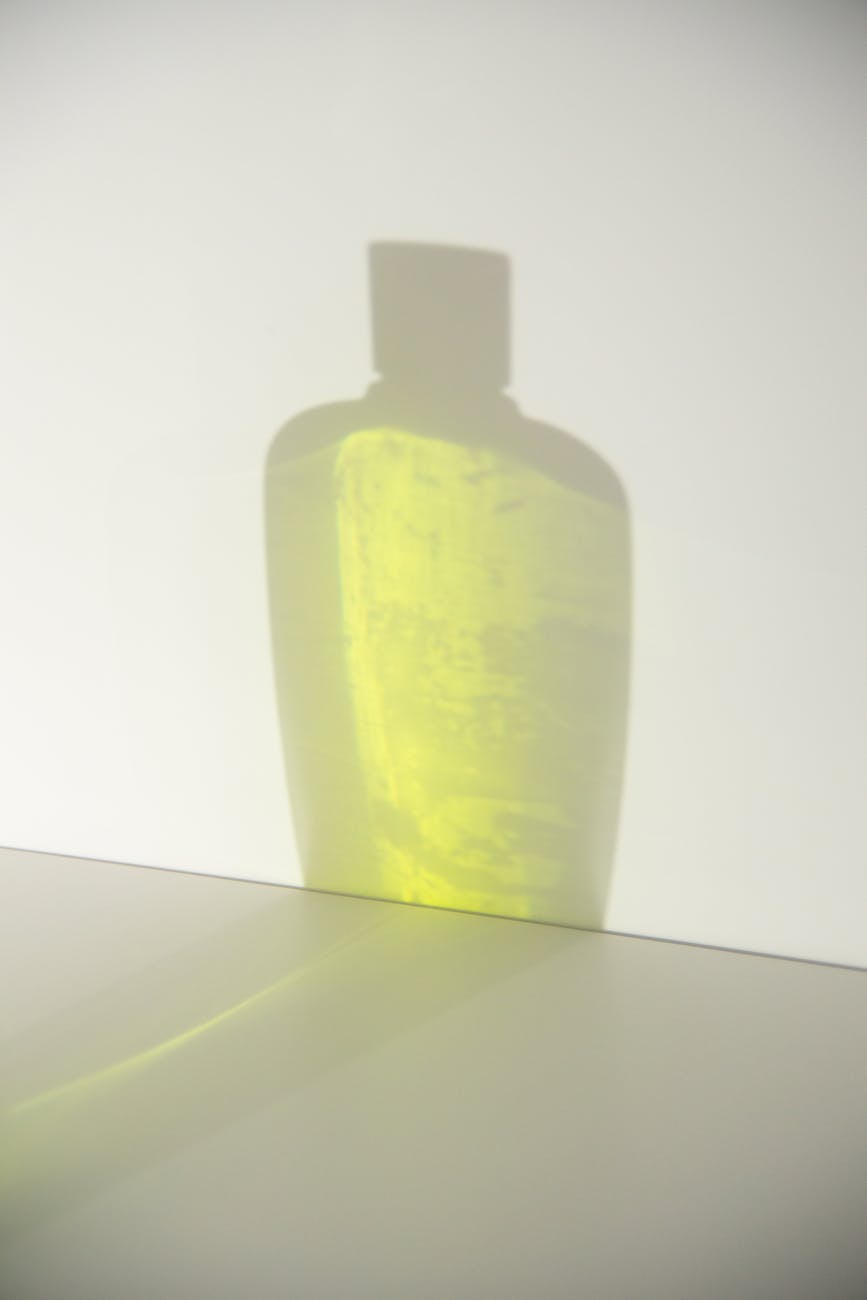 Engineers design a 3D smart gel that changes shape when exposed to light.