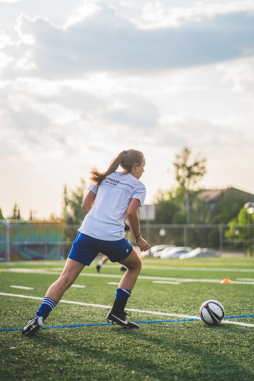 The Daily Dose: Female athletes more prone to concussions; the Voyager satellites keep on keepin’ on.