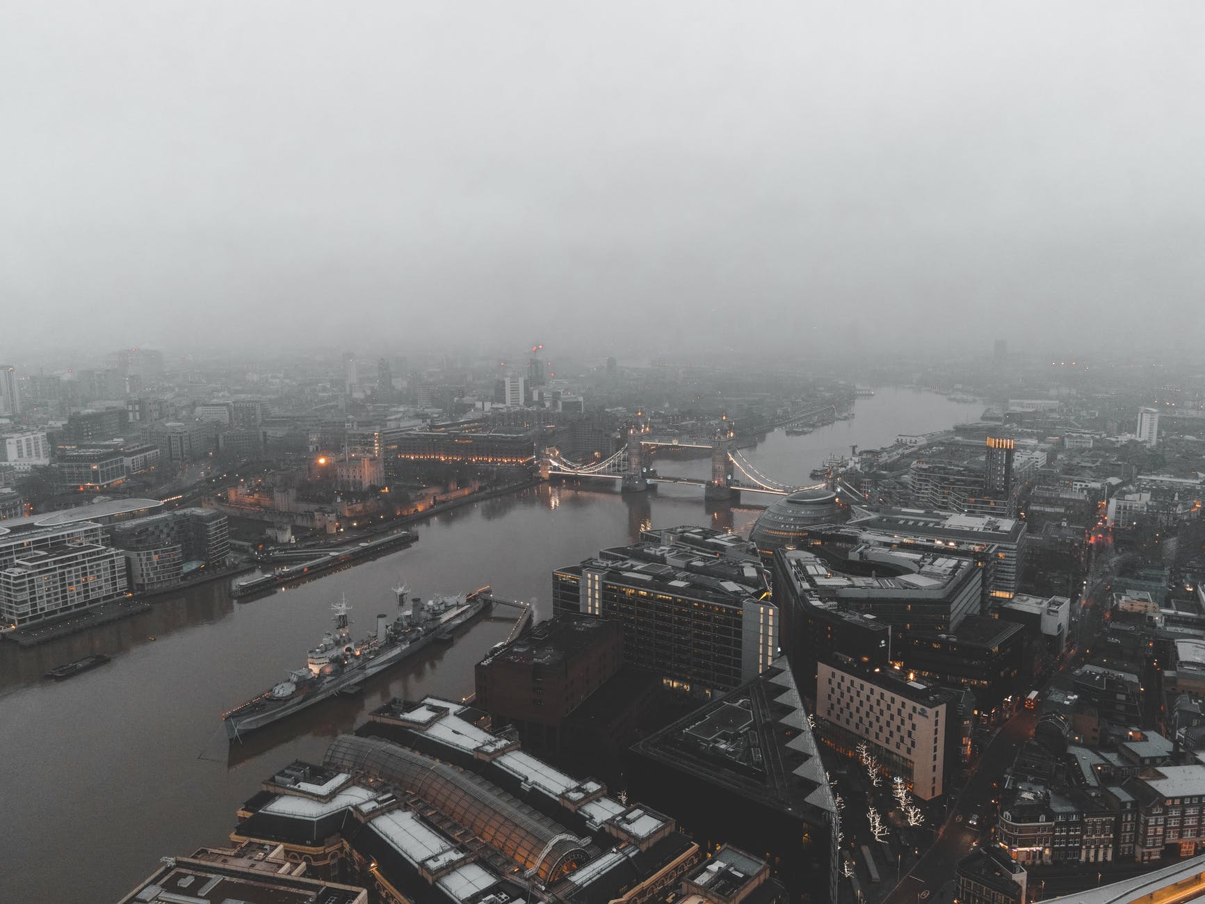 London air still carries lead despite long time ban on leaded gas.