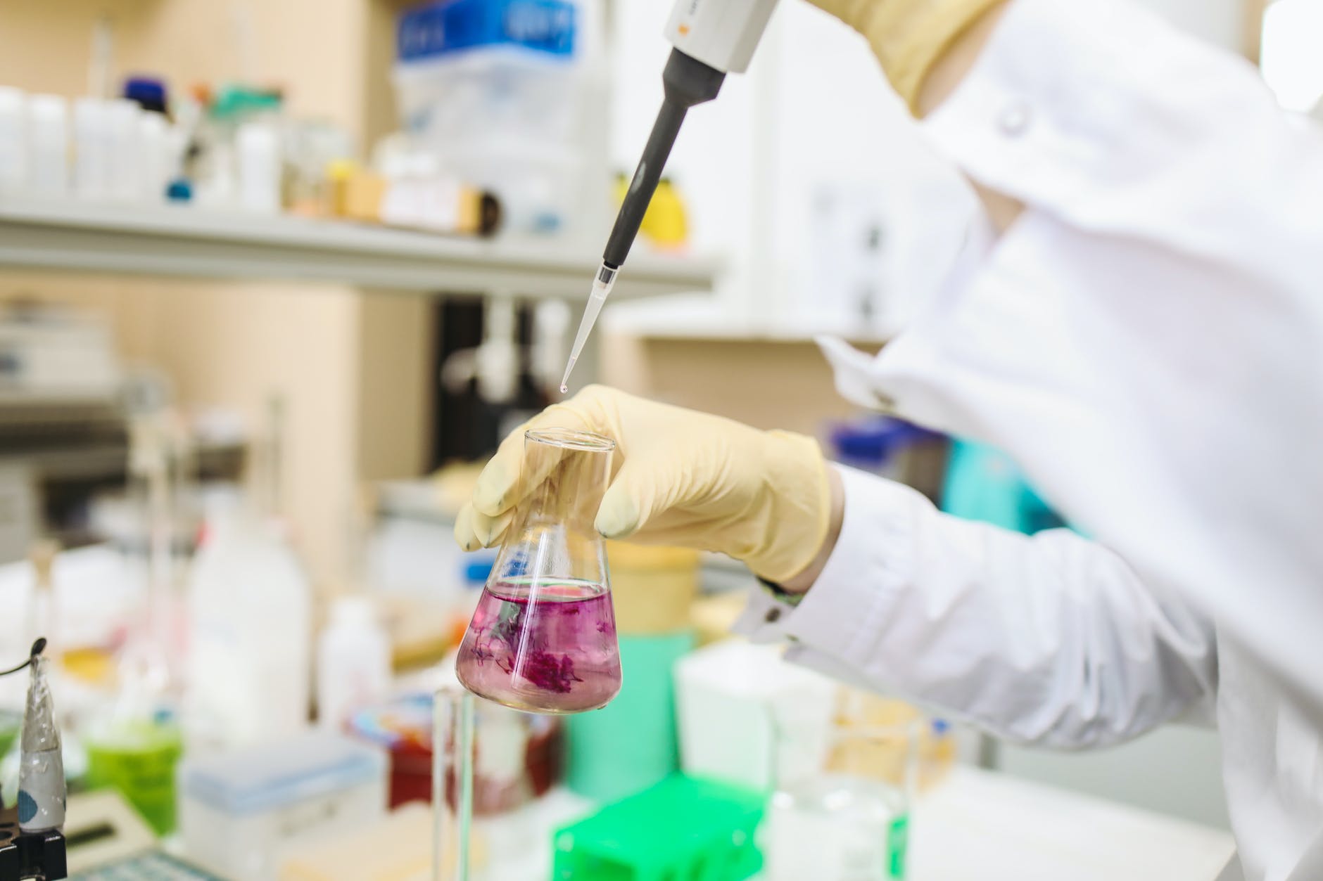 New therapy disrupts biological pathway of cancer cells.