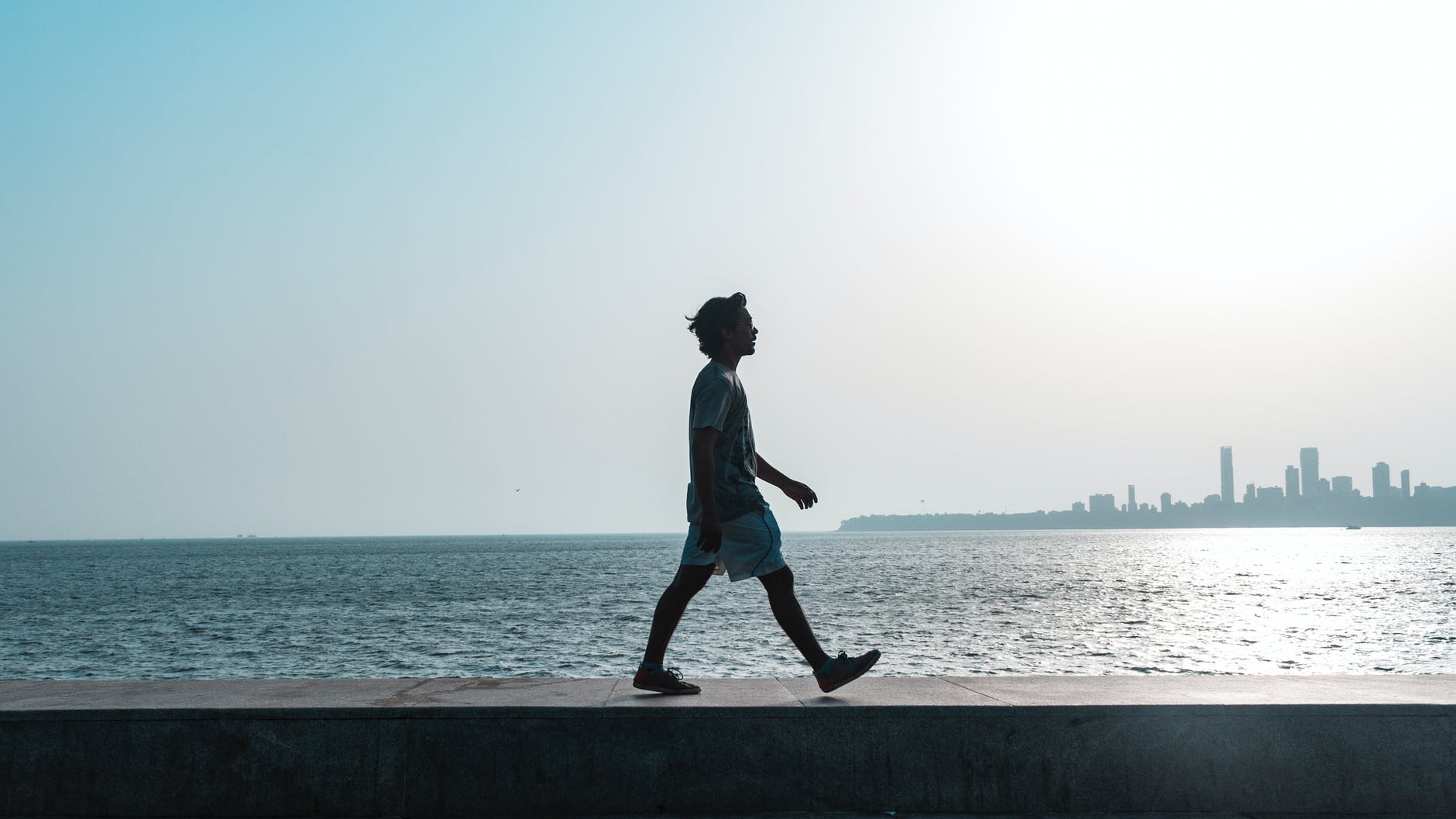 Humans lost swivelling hips for shorter strides.