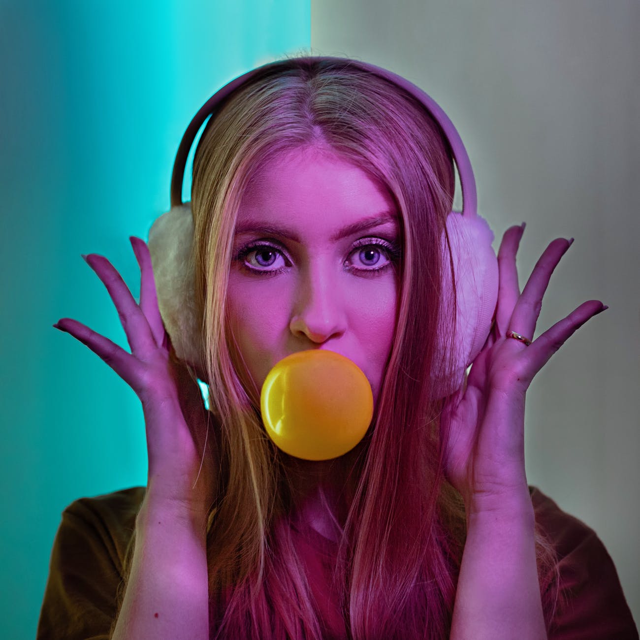 A chewing gum that could reduce SARS-CoV-2 transmission.