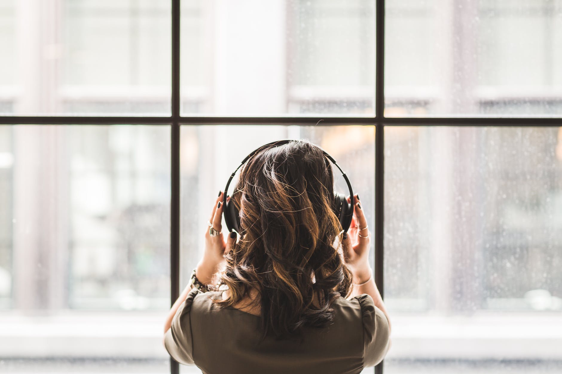 Live personalized music soothes stressed patients during lockdown.