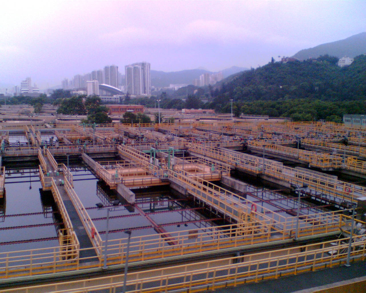 The United States and the European Union are responsible for the majority of ecological damage caused by excess use of raw materials.