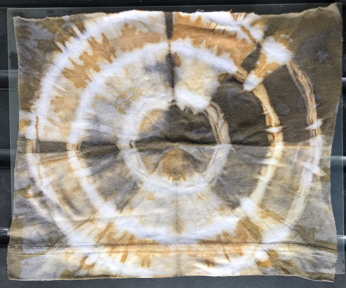 How to tie-dye cotton with acorns and rust.