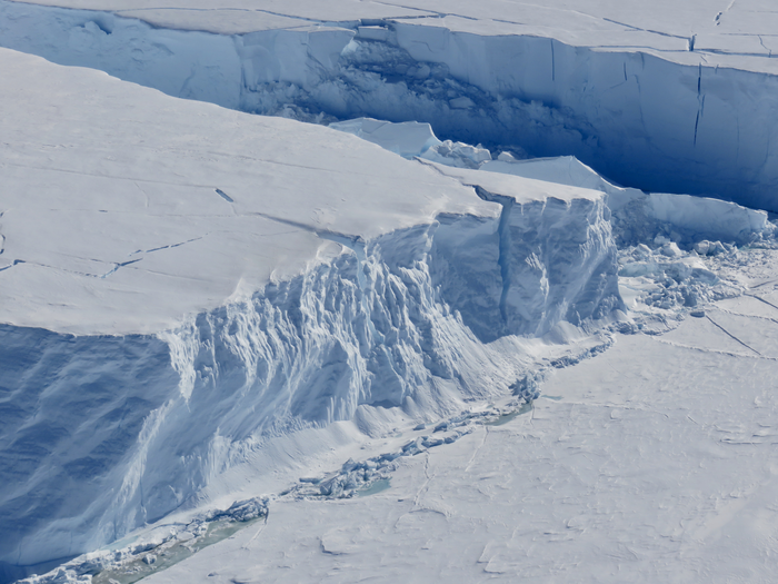 Study identifies new cause of melting Antarctic ice shelves