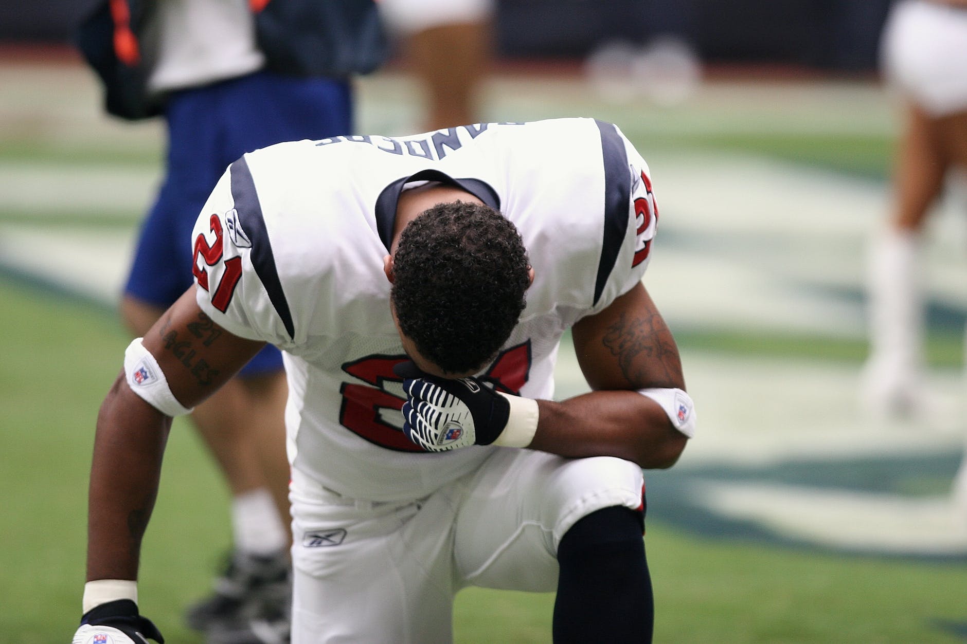 DAILY DOSE: Expert group muddies the waters linking sports concussions with long-term negative health effects; Swiss divided over climate change.