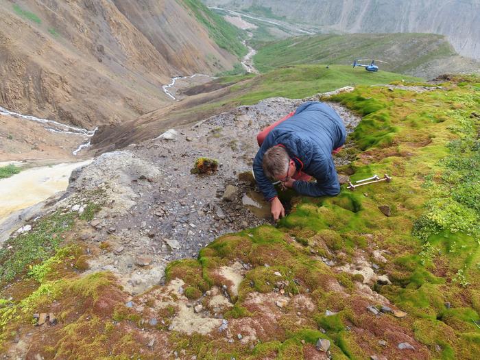 Bubble, bubble, more earthquake trouble? Geoscientists study Alaska’s Denali fault