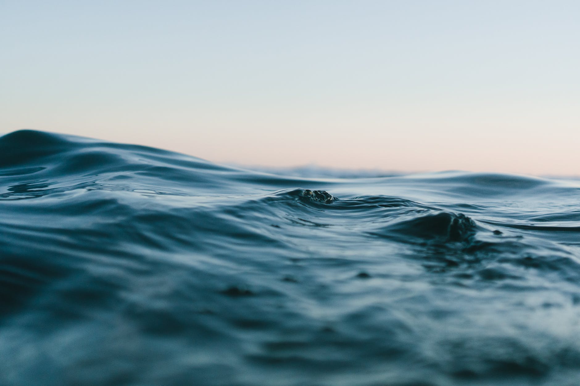 Research provides unprecedented look at what influences sea ice motion in the Arctic.
