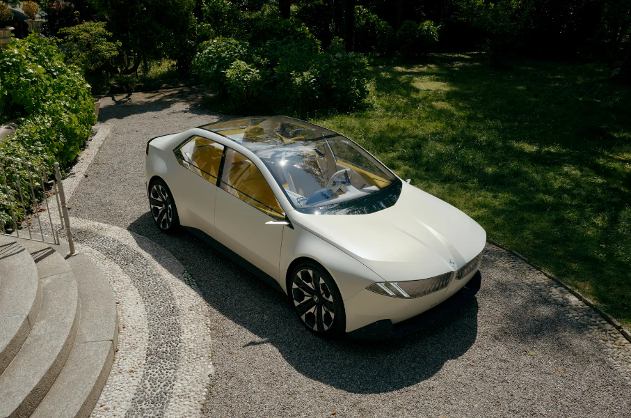 DAILY DOSE: After lunar success, India heads for the sun; BMW’s Vision Neue Klasse concept car really is a vision.