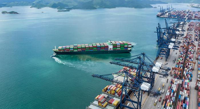 Green ammonia could decarbonize 60% of global shipping when offered at just 10 regional fuel ports.