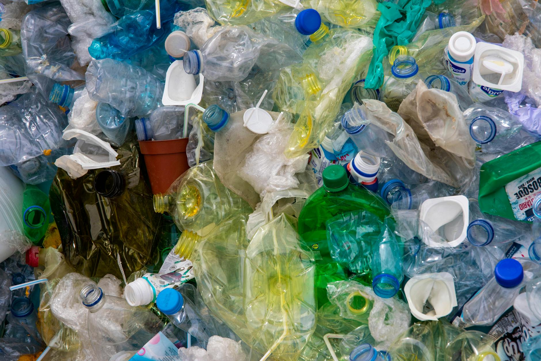 New process vaporizes plastic bags and bottles, yielding gases to make new, recycled plastics