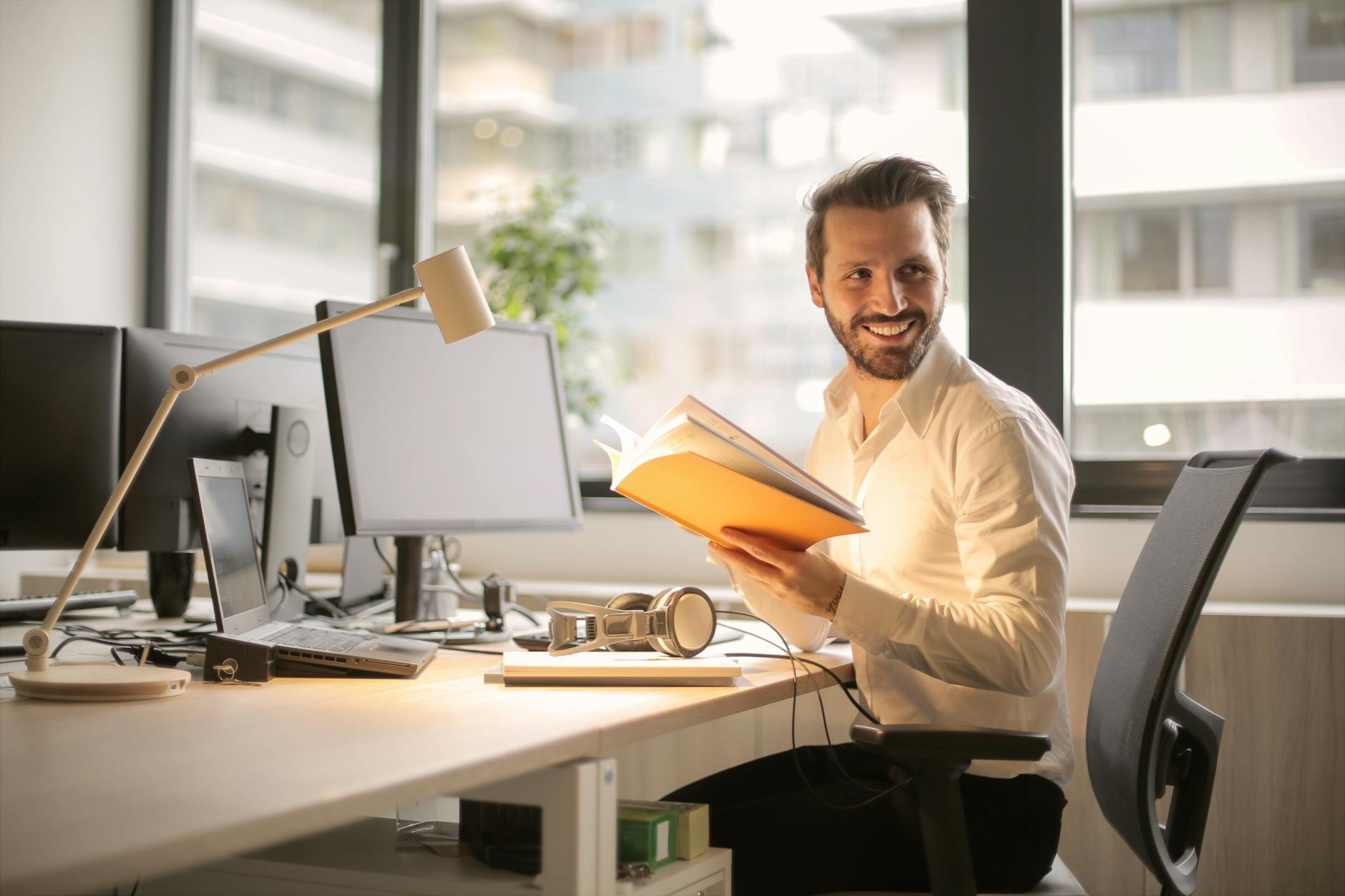 How to deal with narcissists at home and at work