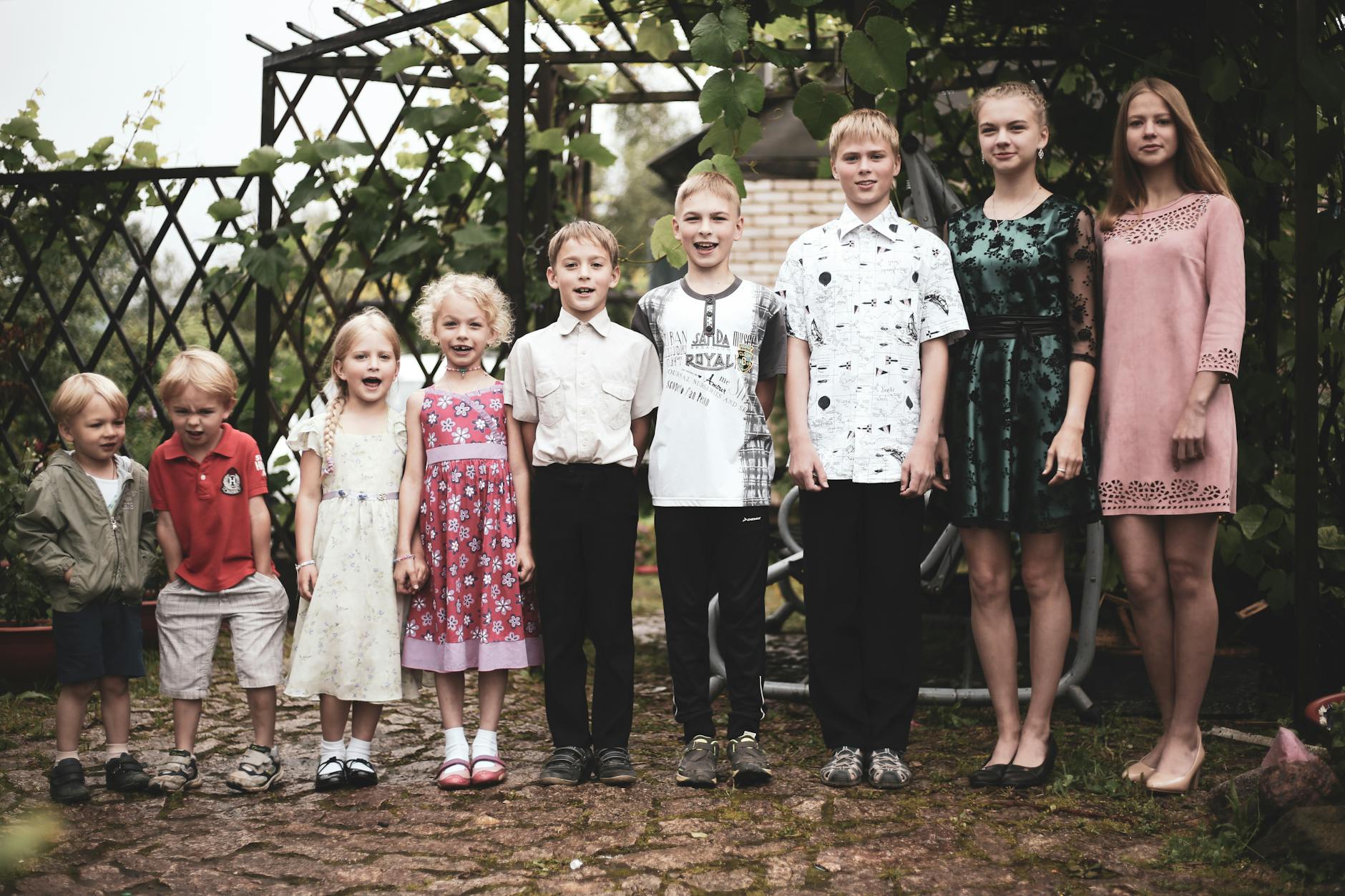 Adverse childhood experiences in firstborns associated with poor mental health of siblings