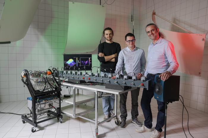 Listen to quantum atoms talk together thanks to acoustics