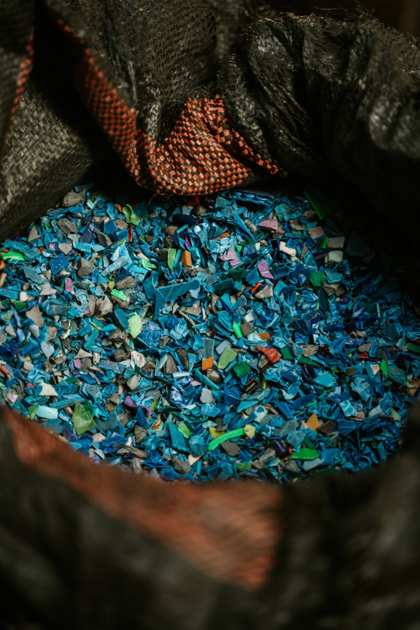 Fully protected marine areas in Brazil are contaminated by microplastics